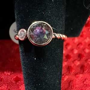 Costume Jewelry Ring. Size 9.
